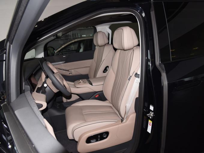 शुद्ध नई ऊर्जा ODM इलेक्ट्रिक वाहन Xpeng X9 बड़े अंतरिक्ष मॉडल एमपीवी ईवी नई कार 2