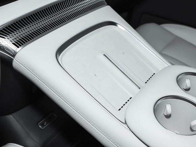 शुद्ध नई ऊर्जा ODM इलेक्ट्रिक वाहन Xpeng X9 बड़े अंतरिक्ष मॉडल एमपीवी ईवी नई कार 6