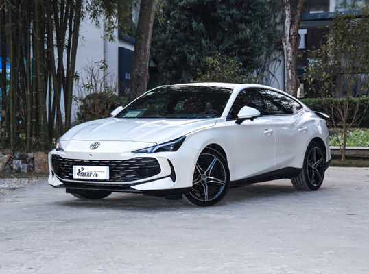 138Kw 1.5T ऑटो सेडान MG7 हाई स्पीड गैस और पेट्रोल कारें