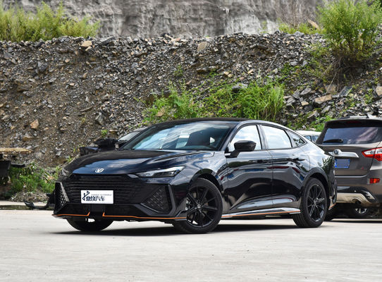 2024 OEM उच्च गुणवत्ता 138Kw Chang An EV Chang UNI-V 188Ps 300Nm गैसोलीन पेट्रोल ईंधन कार
