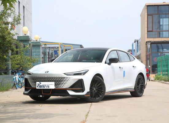 डिस्काउंट ऑटो टर्बो 2WD Chang An EV Changan UNI-V 7 गियर 1.5L 2.0L गैसोलीन सेडान नई कार
